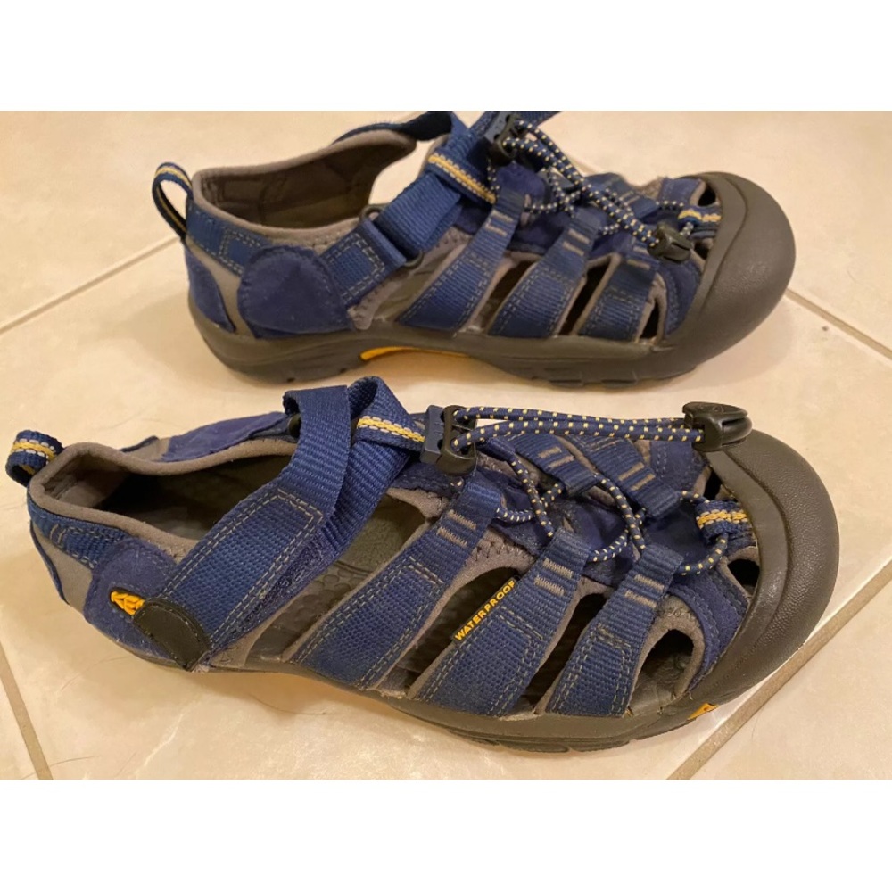 KEEN Big Kid Sandals